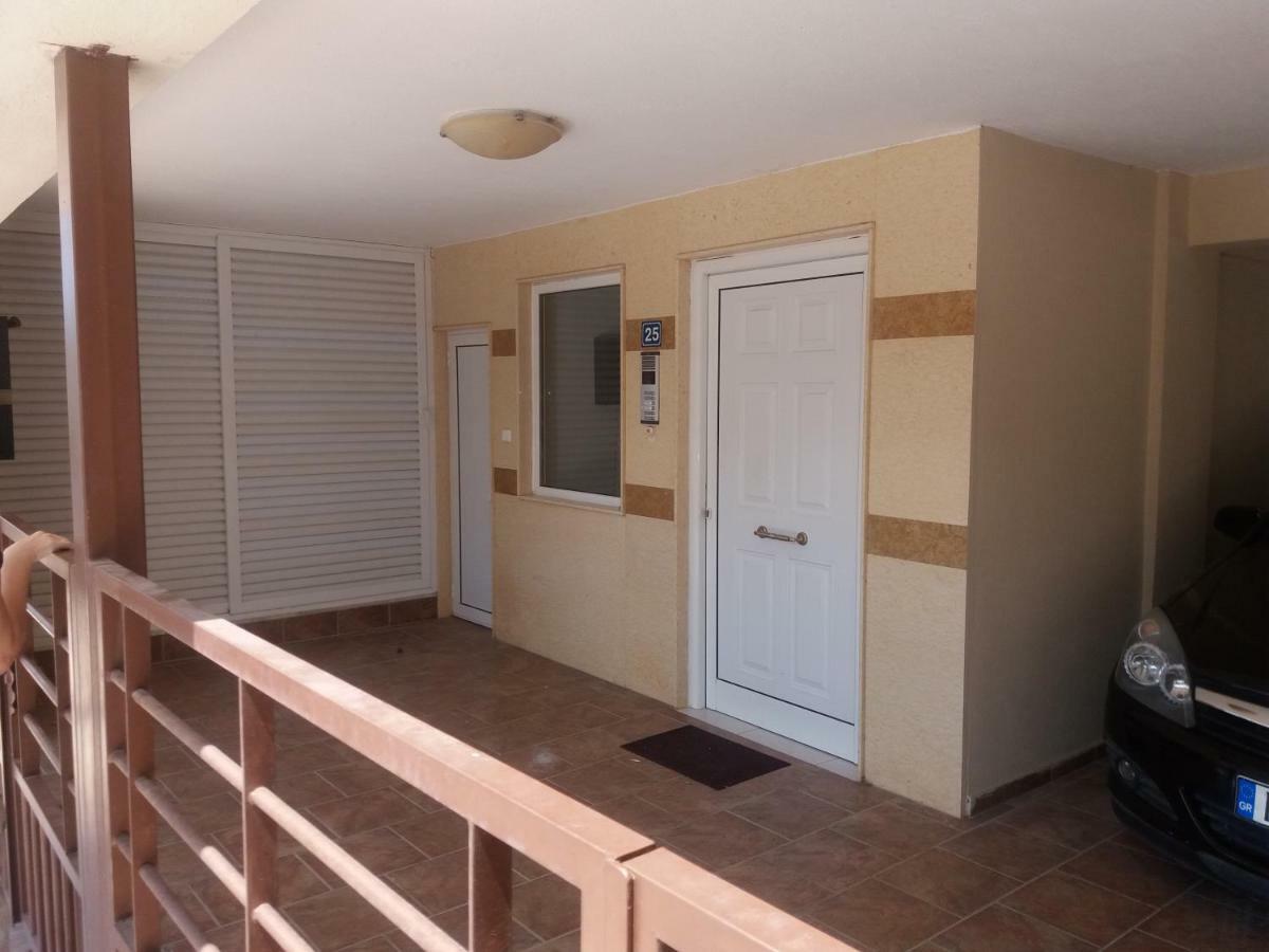 Jordan'S 4Th Appartment At Неа Миханиона Екстериор снимка